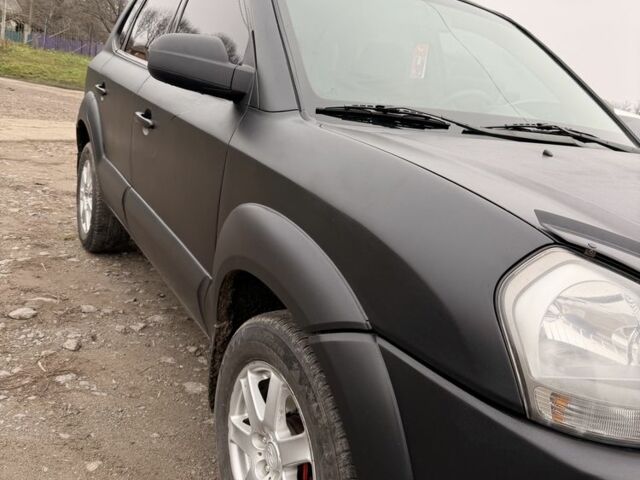 Чорний Хендай Туксон, об'ємом двигуна 0 л та пробігом 320 тис. км за 6100 $, фото 1 на Automoto.ua