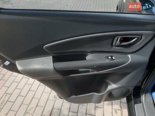 Черный Хендай Туксон, объемом двигателя 2 л и пробегом 280 тыс. км за 7400 $, фото 4 на Automoto.ua
