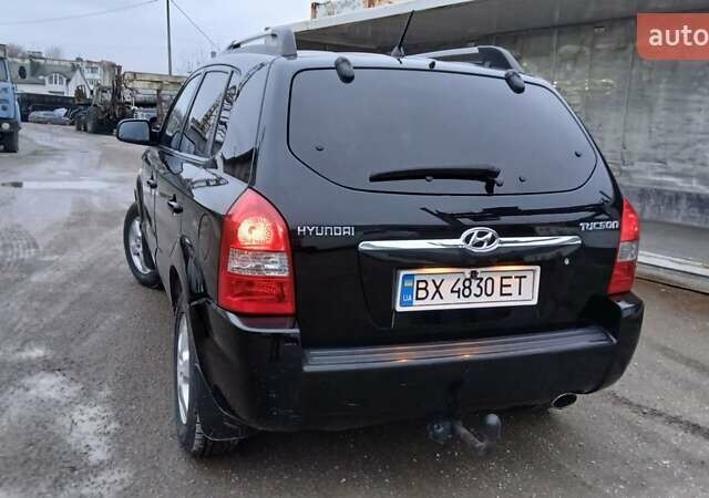 Чорний Хендай Туксон, об'ємом двигуна 1.98 л та пробігом 320 тис. км за 6500 $, фото 4 на Automoto.ua