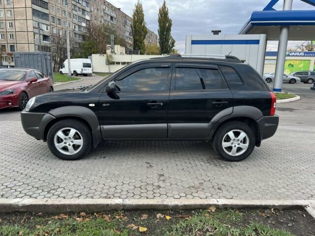 Хендай Туксон 2006 в Кривом Роге на Automoto.ua Черный Хендай Туксон, объемом двигателя 2 л и пробегом 231 тыс. км за 4200 $, фото 4 на Automoto.ua