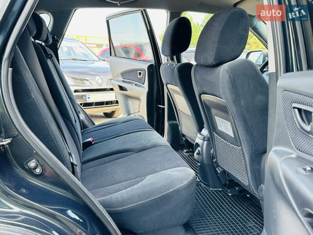 Черный Хендай Туксон, объемом двигателя 0 л и пробегом 202 тыс. км за 8200 $, фото 18 на Automoto.ua