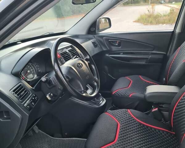 Хендай Туксон 2006 в Шостке на Automoto.ua Черный Хендай Туксон, объемом двигателя 1.98 л и пробегом 280 тыс. км за 8200 $, фото 12 на Automoto.ua