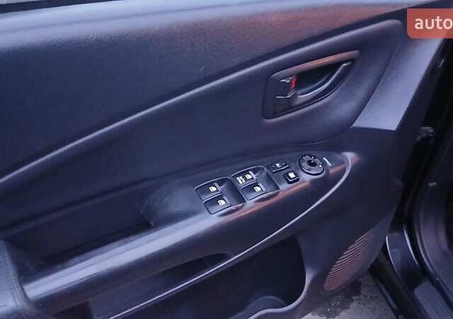 Чорний Хендай Туксон, об'ємом двигуна 1.98 л та пробігом 320 тис. км за 6500 $, фото 33 на Automoto.ua