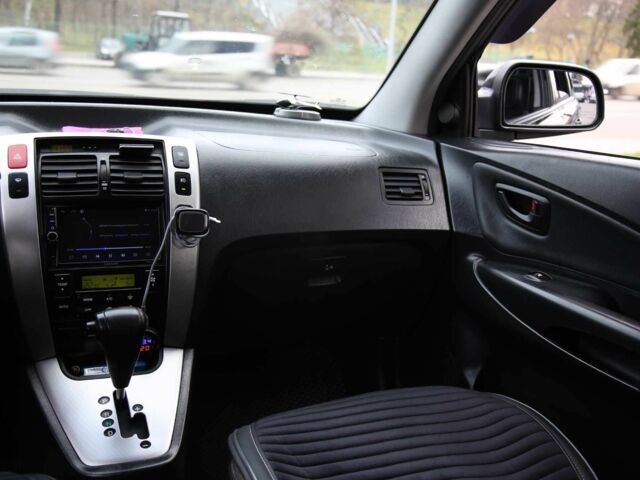 Черный Хендай Туксон, объемом двигателя 2.7 л и пробегом 217 тыс. км за 8600 $, фото 13 на Automoto.ua