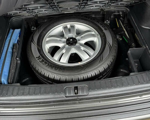 Черный Хендай Туксон, объемом двигателя 2 л и пробегом 201 тыс. км за 7750 $, фото 57 на Automoto.ua