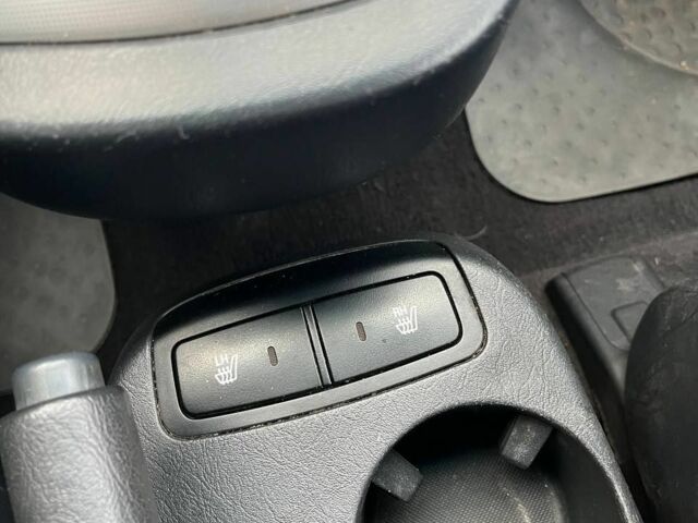 Черный Хендай Туксон, объемом двигателя 2 л и пробегом 397 тыс. км за 3900 $, фото 8 на Automoto.ua