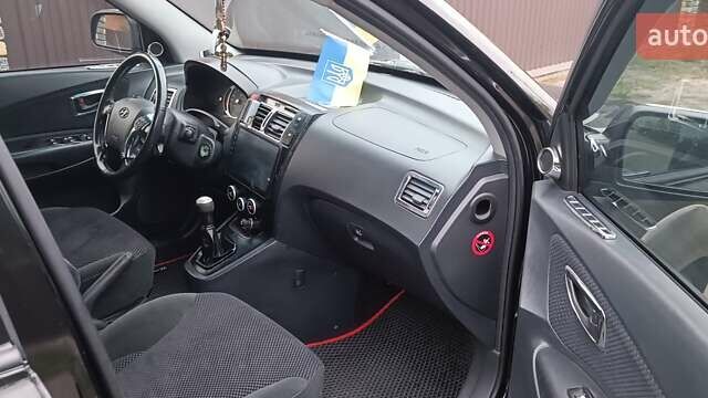 Хендай Туксон 2006 в Гайсине на Automoto.ua Черный Хендай Туксон, объемом двигателя 1.98 л и пробегом 124 тыс. км за 8000 $, фото 5 на Automoto.ua