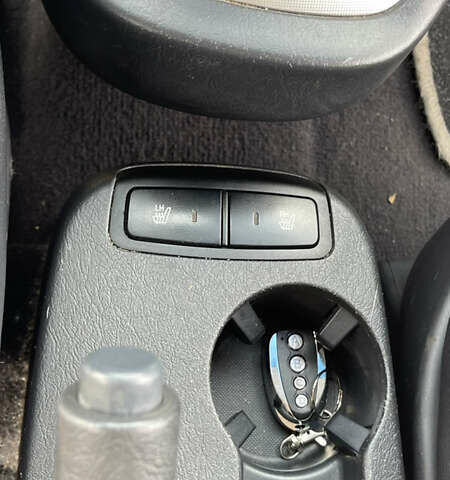 Черный Хендай Туксон, объемом двигателя 2 л и пробегом 236 тыс. км за 6950 $, фото 13 на Automoto.ua