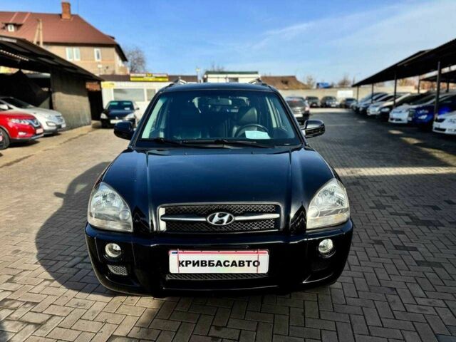 Чорний Хендай Туксон, об'ємом двигуна 2 л та пробігом 207 тис. км за 8000 $, фото 1 на Automoto.ua