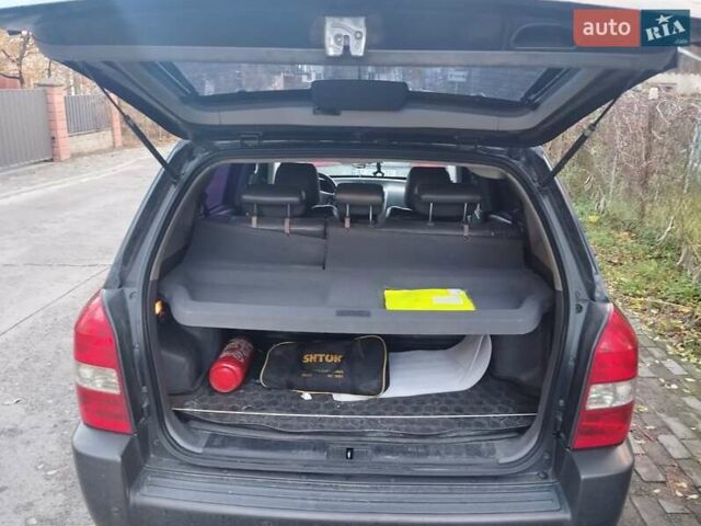 Чорний Хендай Туксон, об'ємом двигуна 1.99 л та пробігом 239 тис. км за 6990 $, фото 35 на Automoto.ua