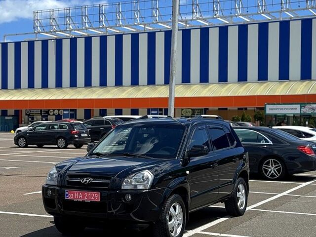 Чорний Хендай Туксон, об'ємом двигуна 2 л та пробігом 194 тис. км за 8000 $, фото 1 на Automoto.ua