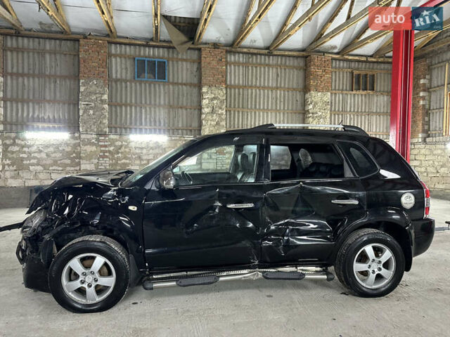Чорний Хендай Туксон, об'ємом двигуна 2 л та пробігом 252 тис. км за 3000 $, фото 3 на Automoto.ua