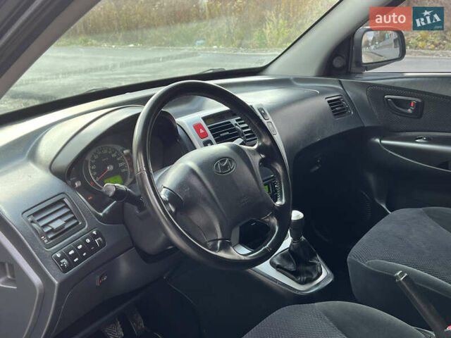 Хендай Туксон 2006 у Тернополі на Automoto.ua Чорний Хендай Туксон, об'ємом двигуна 2 л та пробігом 240 тис. км за 6699 $, фото 34 на Automoto.ua