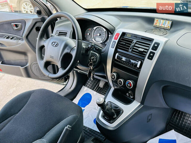 Черный Хендай Туксон, объемом двигателя 0 л и пробегом 202 тыс. км за 8200 $, фото 38 на Automoto.ua