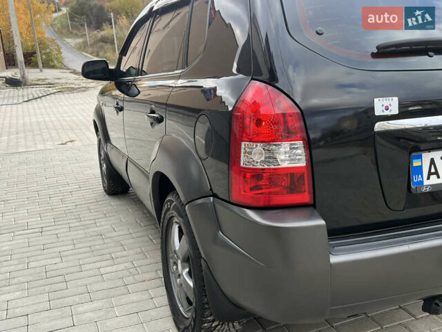 Хендай Туксон 2006 у Тернополі на Automoto.ua Чорний Хендай Туксон, об'ємом двигуна 2 л та пробігом 240 тис. км за 6699 $, фото 12 на Automoto.ua