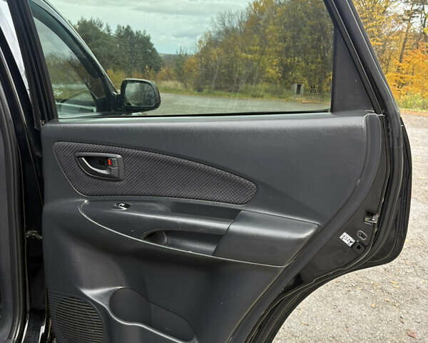 Хендай Туксон 2006 у Тернополі на Automoto.ua Чорний Хендай Туксон, об'ємом двигуна 1.99 л та пробігом 240 тис. км за 7600 $, фото 36 на Automoto.ua