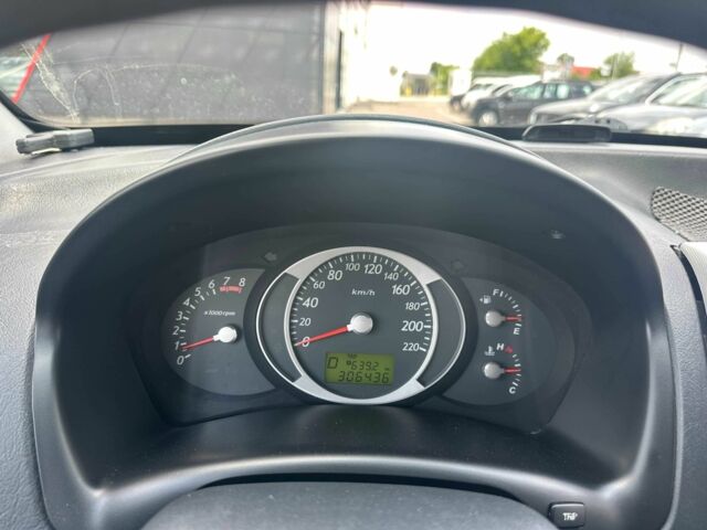 Чорний Хендай Туксон, об'ємом двигуна 2 л та пробігом 306 тис. км за 6900 $, фото 9 на Automoto.ua