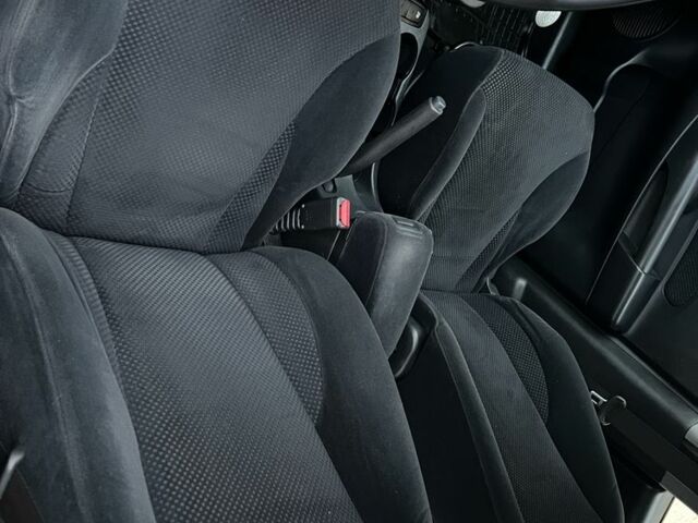 Черный Хендай Туксон, объемом двигателя 2 л и пробегом 220 тыс. км за 7200 $, фото 21 на Automoto.ua