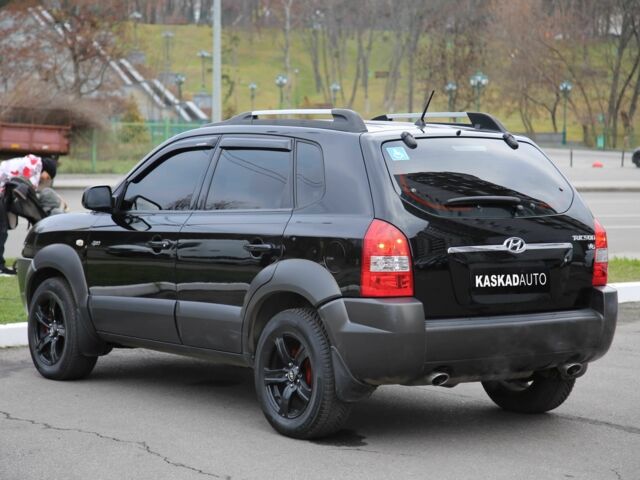 Черный Хендай Туксон, объемом двигателя 2.7 л и пробегом 217 тыс. км за 8600 $, фото 3 на Automoto.ua