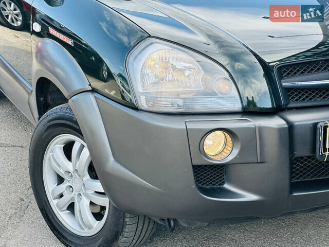 Черный Хендай Туксон, объемом двигателя 0 л и пробегом 202 тыс. км за 8200 $, фото 11 на Automoto.ua