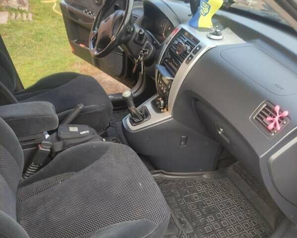 Хендай Туксон 2006 в Заречном на Automoto.ua Черный Хендай Туксон, объемом двигателя 2 л и пробегом 179 тыс. км за 7200 $, фото 11 на Automoto.ua