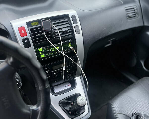 Черный Хендай Туксон, объемом двигателя 2 л и пробегом 242 тыс. км за 6999 $, фото 17 на Automoto.ua