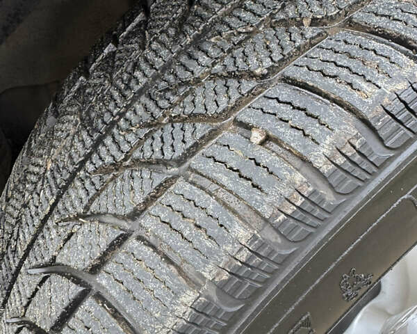 Черный Хендай Туксон, объемом двигателя 2 л и пробегом 201 тыс. км за 7750 $, фото 25 на Automoto.ua