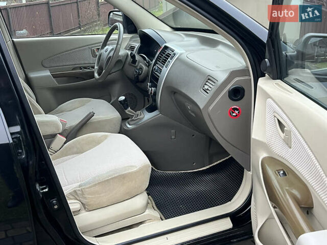 Чорний Хендай Туксон, об'ємом двигуна 1.98 л та пробігом 185 тис. км за 6850 $, фото 9 на Automoto.ua