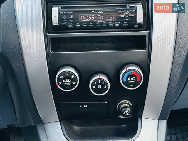 Черный Хендай Туксон, объемом двигателя 0 л и пробегом 202 тыс. км за 8400 $, фото 30 на Automoto.ua