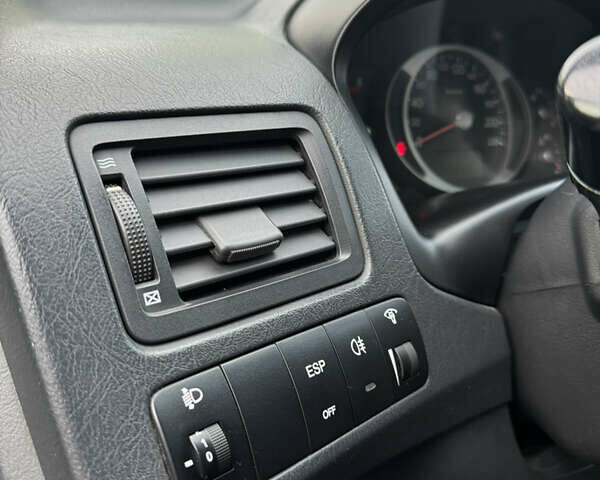 Черный Хендай Туксон, объемом двигателя 1.98 л и пробегом 198 тыс. км за 7500 $, фото 9 на Automoto.ua