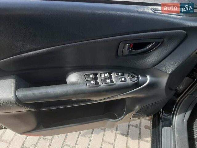 Черный Хендай Туксон, объемом двигателя 2 л и пробегом 280 тыс. км за 7400 $, фото 18 на Automoto.ua
