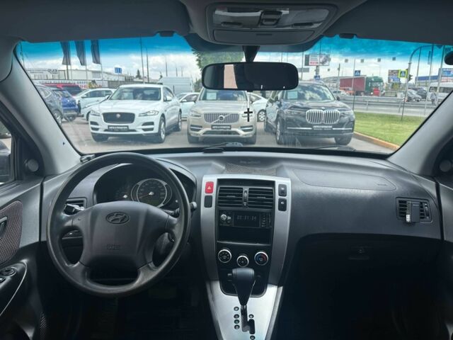 Чорний Хендай Туксон, об'ємом двигуна 2 л та пробігом 306 тис. км за 6900 $, фото 8 на Automoto.ua