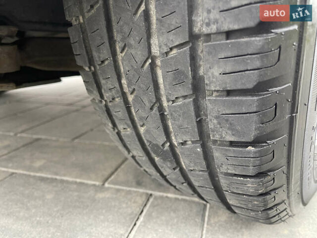 Черный Хендай Туксон, объемом двигателя 2 л и пробегом 216 тыс. км за 7500 $, фото 13 на Automoto.ua