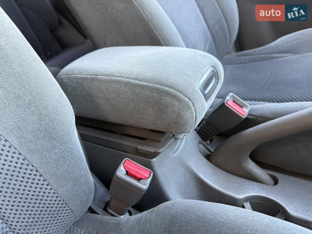 Черный Хендай Туксон, объемом двигателя 2 л и пробегом 249 тыс. км за 7450 $, фото 28 на Automoto.ua