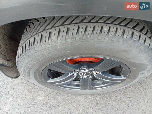 Хендай Туксон 2006 в Харькове на Automoto.ua Черный Хендай Туксон, объемом двигателя 2.7 л и пробегом 210 тыс. км за 8500 $, фото 10 на Automoto.ua