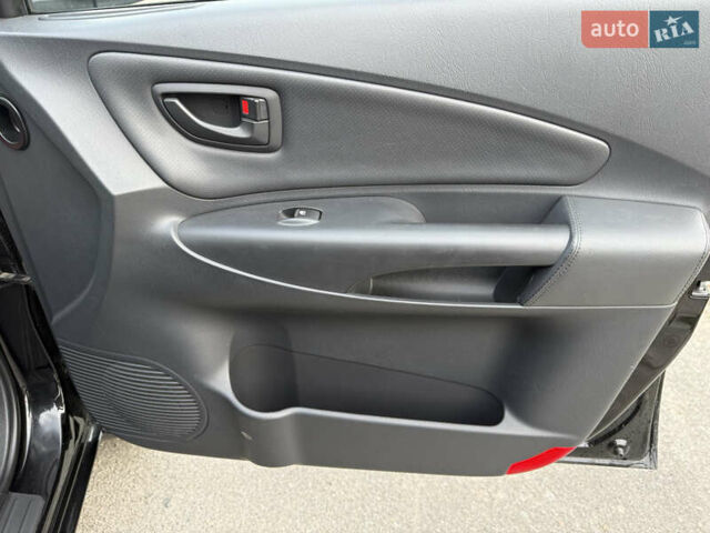 Черный Хендай Туксон, объемом двигателя 1.98 л и пробегом 159 тыс. км за 7600 $, фото 34 на Automoto.ua