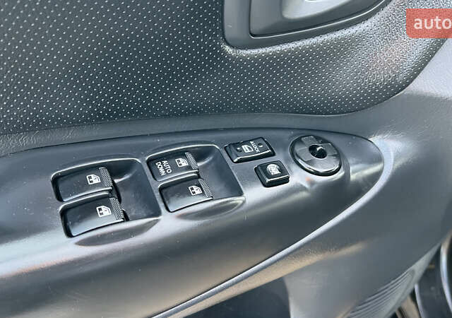 Черный Хендай Туксон, объемом двигателя 1.98 л и пробегом 243 тыс. км за 8500 $, фото 37 на Automoto.ua