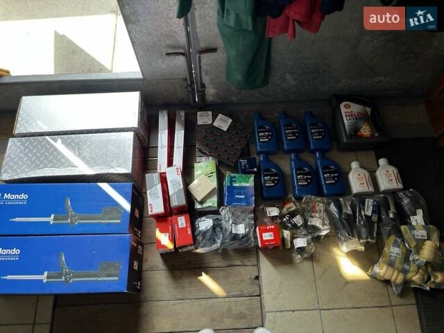 Черный Хендай Туксон, объемом двигателя 1.98 л и пробегом 335 тыс. км за 7800 $, фото 20 на Automoto.ua