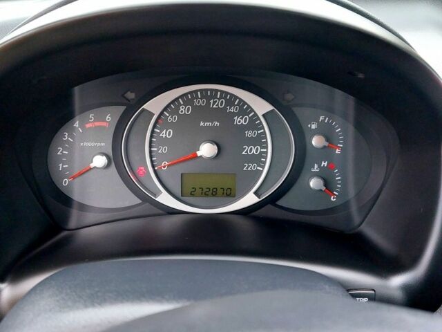 Черный Хендай Туксон, объемом двигателя 2 л и пробегом 272 тыс. км за 7500 $, фото 15 на Automoto.ua