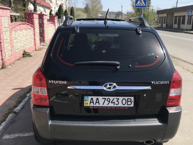 Чорний Хендай Туксон, об'ємом двигуна 2 л та пробігом 150 тис. км за 8100 $, фото 1 на Automoto.ua