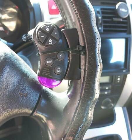 Черный Хендай Туксон, объемом двигателя 2 л и пробегом 219 тыс. км за 8500 $, фото 16 на Automoto.ua