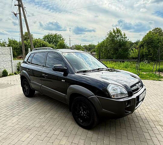 Хендай Туксон 2007 у Новой Водолаге на Automoto.ua Чорний Хендай Туксон, об'ємом двигуна 2 л та пробігом 170 тис. км за 8300 $, фото 5 на Automoto.ua
