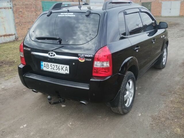 Чорний Хендай Туксон, об'ємом двигуна 2 л та пробігом 246 тис. км за 8100 $, фото 2 на Automoto.ua