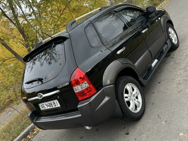 Хендай Туксон 2007 у Кам'янське (Дніпродзержинськ) на Automoto.ua Чорний Хендай Туксон, об'ємом двигуна 2 л та пробігом 162 тис. км за 7999 $, фото 4 на Automoto.ua
