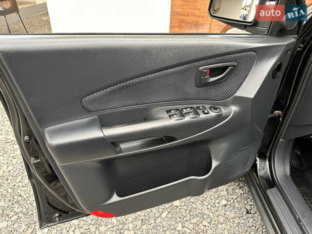 Хендай Туксон 2007 в Ужгороде на Automoto.ua Черный Хендай Туксон, объемом двигателя 1.98 л и пробегом 157 тыс. км за 7300 $, фото 45 на Automoto.ua