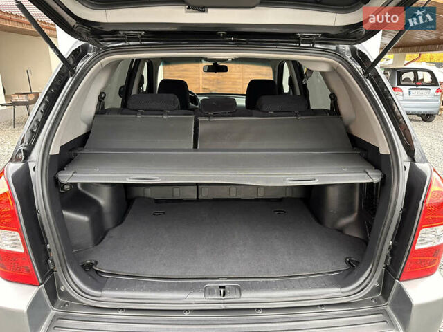 Хендай Туксон 2007 в Ужгороде на Automoto.ua Черный Хендай Туксон, объемом двигателя 1.98 л и пробегом 157 тыс. км за 7300 $, фото 24 на Automoto.ua