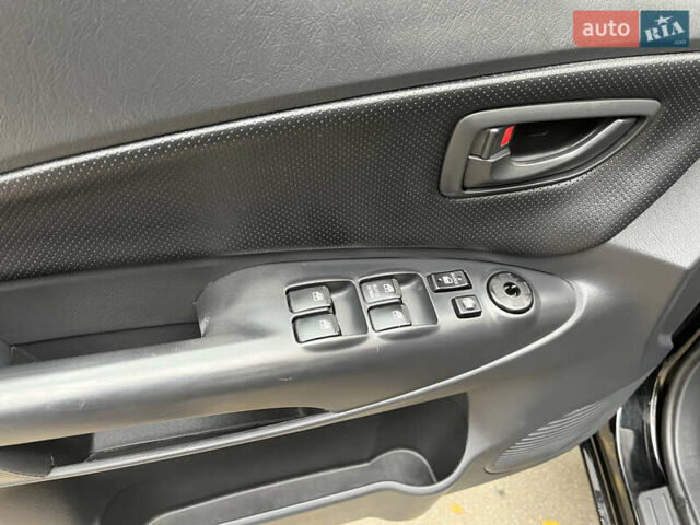 Черный Хендай Туксон, объемом двигателя 1.98 л и пробегом 99 тыс. км за 8999 $, фото 19 на Automoto.ua