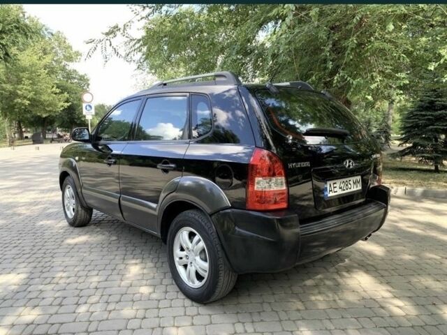 Черный Хендай Туксон, объемом двигателя 2 л и пробегом 208 тыс. км за 8100 $, фото 5 на Automoto.ua