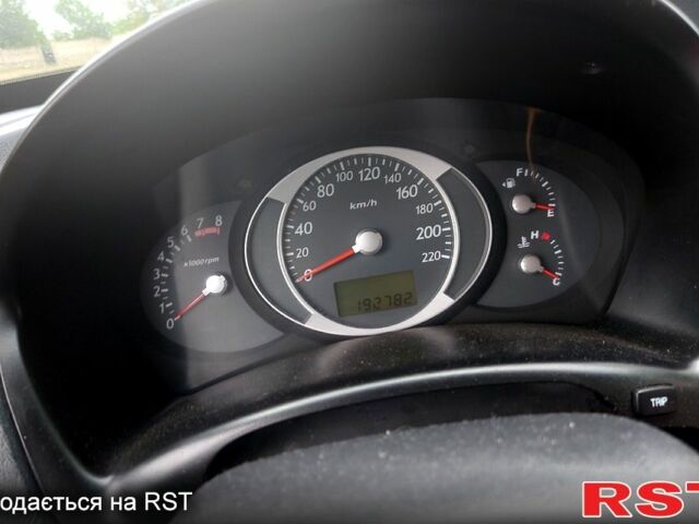 Черный Хендай Туксон, объемом двигателя 2 л и пробегом 193 тыс. км за 8000 $, фото 4 на Automoto.ua