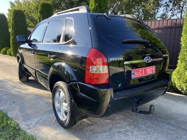 Черный Хендай Туксон, объемом двигателя 2 л и пробегом 197 тыс. км за 8400 $, фото 1 на Automoto.ua